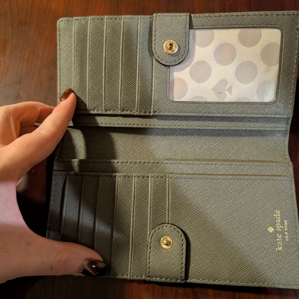 Kate Spade Elegant Gray Wallet - Picture 2 of 3